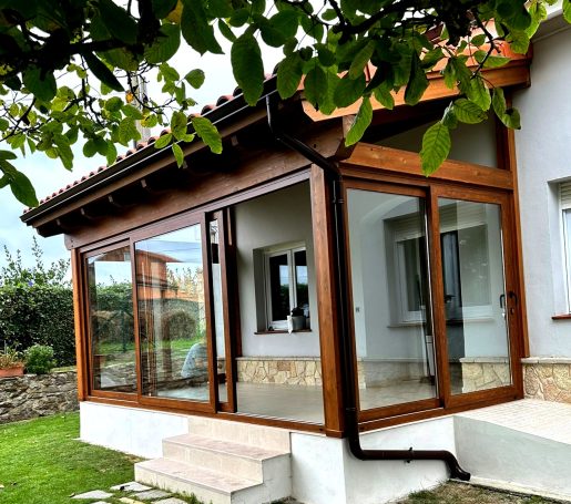 Cierre de porche en Podes - Gozón.